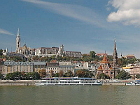 Paseo en barco por el rio Danubio en Budapest, Hungría